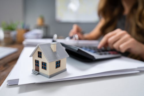 Profitable Short-Term Investment Strategies for Brokers
