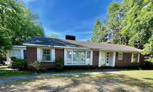 Take A Look At This Home in Hamlet, NC!