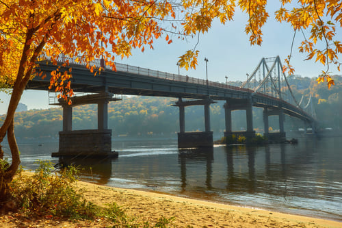 The Pros and Cons of Bridge Loans: A Guide for Brokers