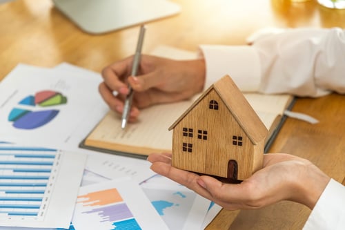 Leverage Market Trends for Real Estate Success