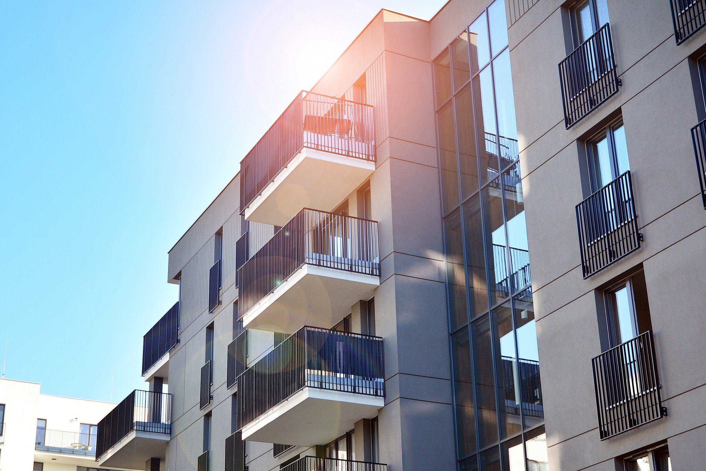 Pros and Cons of Single-Family vs. Multifamily Investments